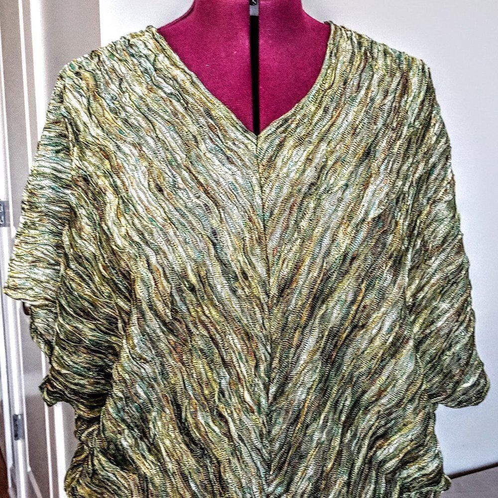 Jessica Simpson V-Neck Green Woven Crop Top